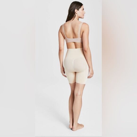 NWT Assets by Spanx Women’s Thigh Shaper - Nude Color - Size 3/Large - Picture 3 of 8